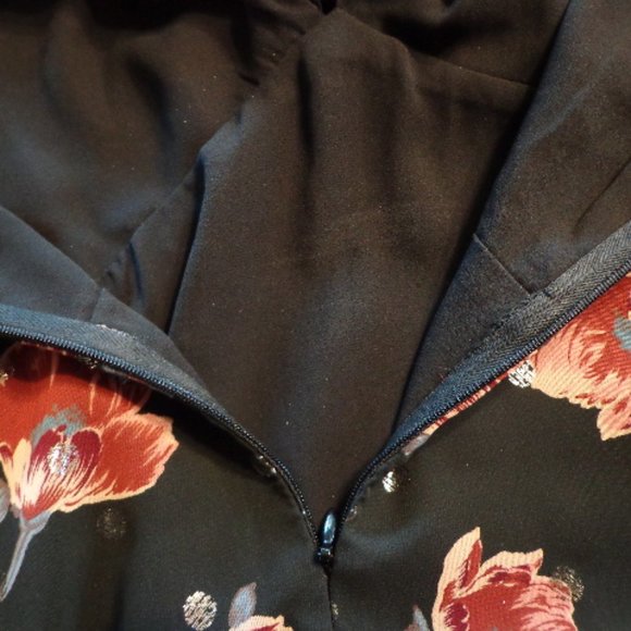 NWT Lush Black Floral Print Tie-Front Skater Dress M - Picture 5 of 11